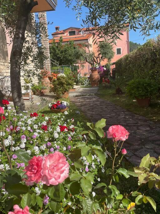 Annali Casa Vacanze - Shabby Style Nella Natura La Spezia Exterior photo